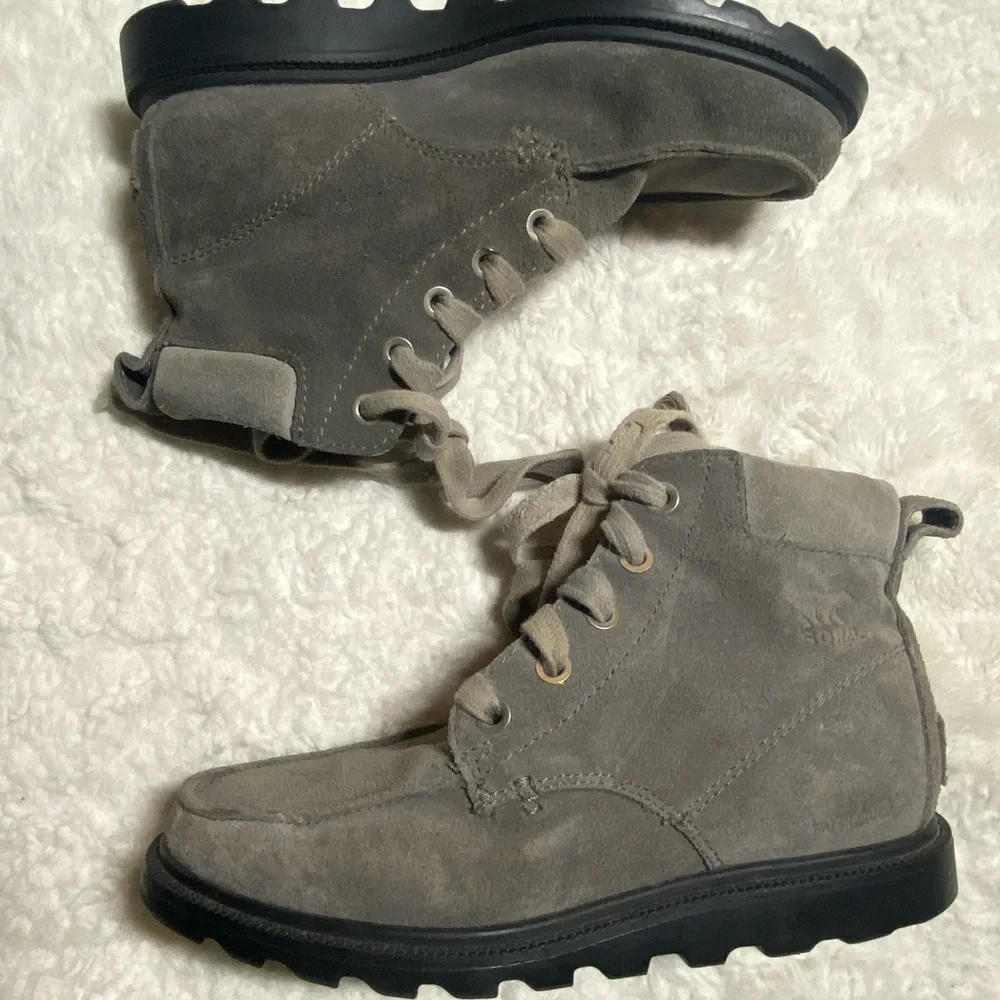 Sorel Youth Madson Moc Toe Waterproof Ankle Boots Boys Gray Suede Laced Size 1 - Picture 3 of 10
